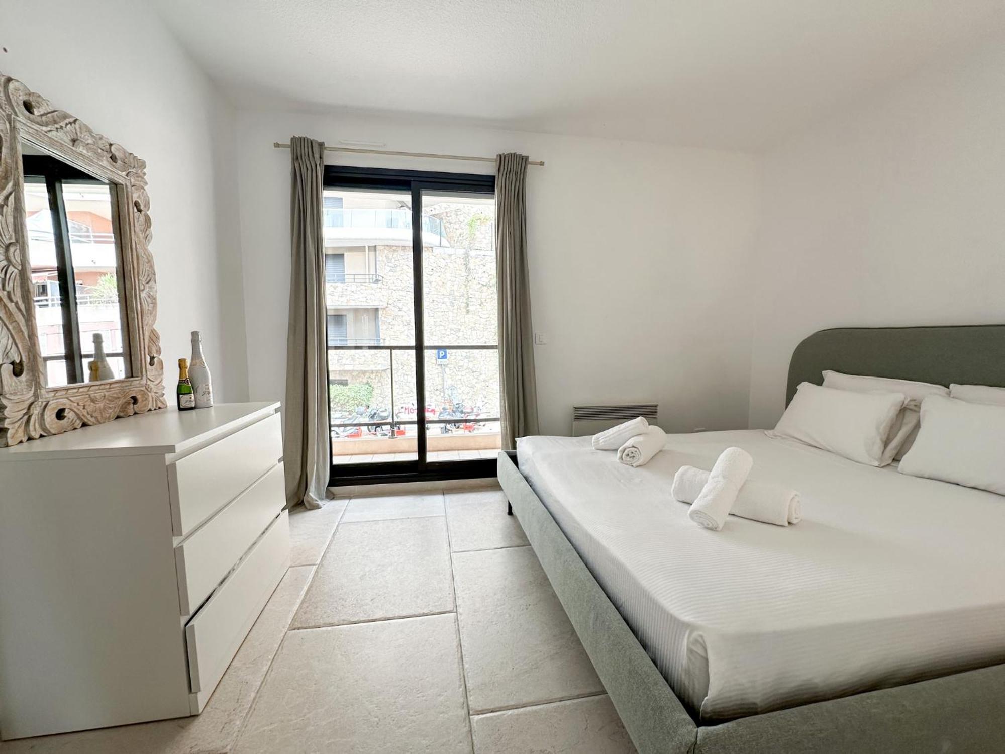 Luxurious 3 Rooms, Pool, Bnbrickeys โบโซเลย ภายนอก รูปภาพ